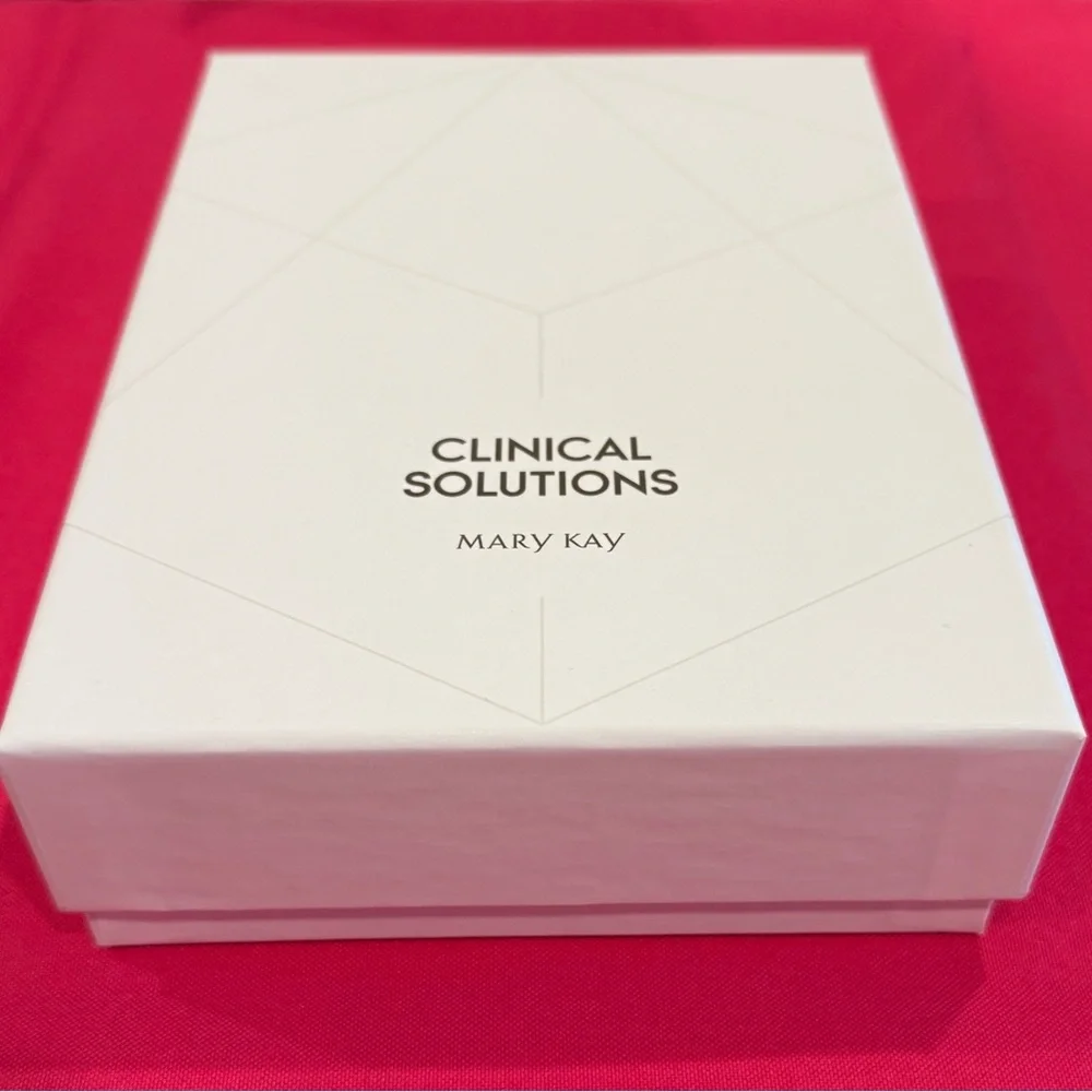 Mary Kay Clinical Solutions 0.5 Retinol Set with Calm + Restore Facial Milk NIB
